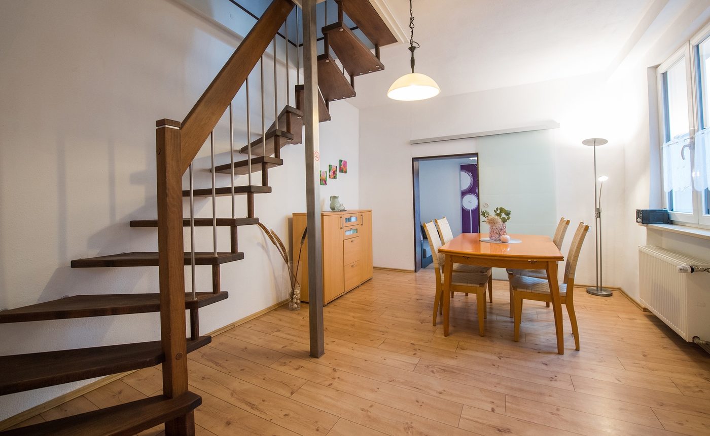 Essbereich mit Treppe